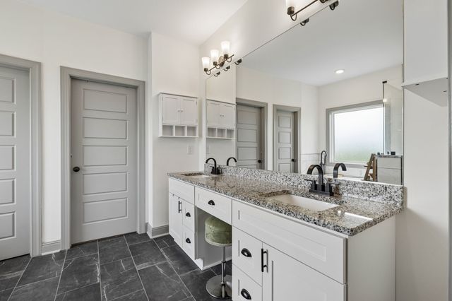 104 Aplin Branch Rd, Cottontown, TN 37048