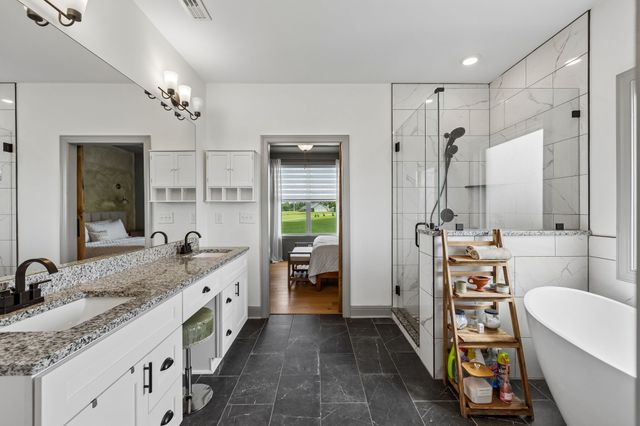 104 Aplin Branch Rd, Cottontown, TN 37048
