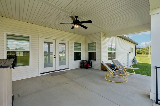 104 Aplin Branch Rd, Cottontown, TN 37048