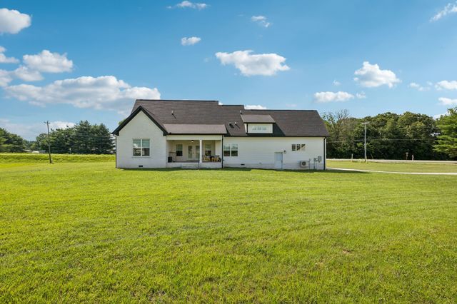 104 Aplin Branch Rd, Cottontown, TN 37048