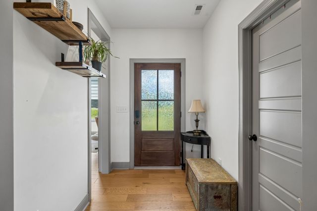104 Aplin Branch Rd, Cottontown, TN 37048