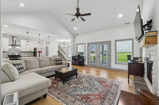104 Aplin Branch Rd, Cottontown, TN 37048