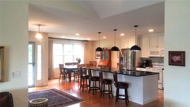 27 Sanderling Way, Middletown, RI 02842