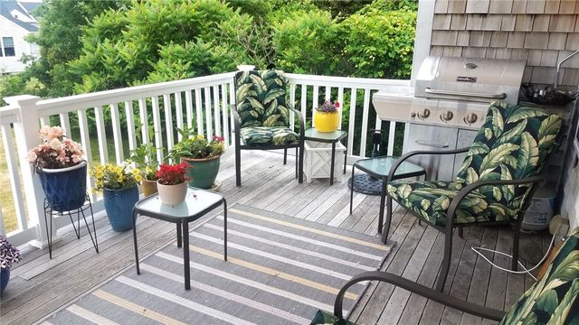 27 Sanderling Way, Middletown, RI 02842