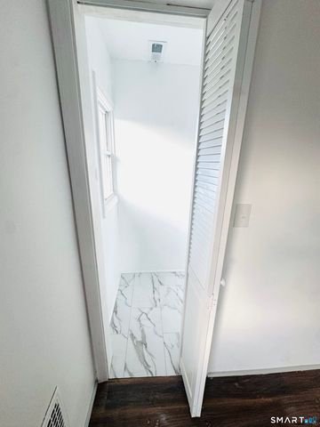 329 Amsterdam Avenue, Bridgeport, CT 06606