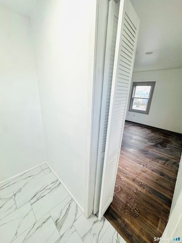 329 Amsterdam Avenue, Bridgeport, CT 06606