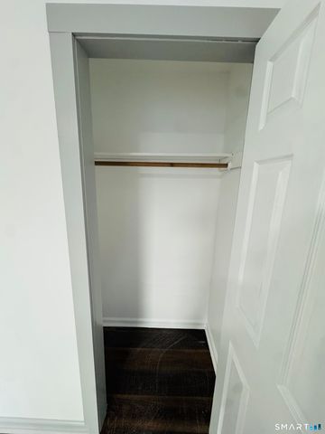 329 Amsterdam Avenue, Bridgeport, CT 06606