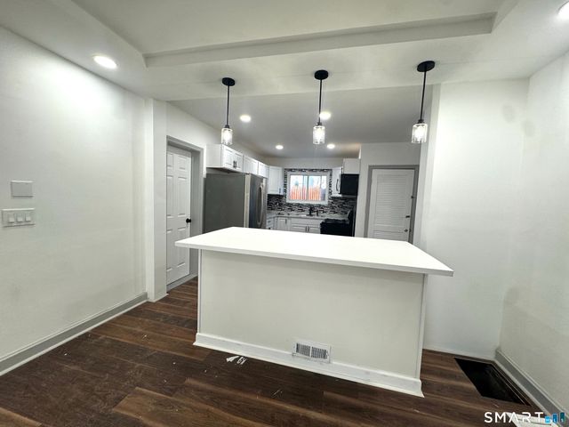 329 Amsterdam Avenue, Bridgeport, CT 06606