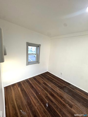 329 Amsterdam Avenue, Bridgeport, CT 06606