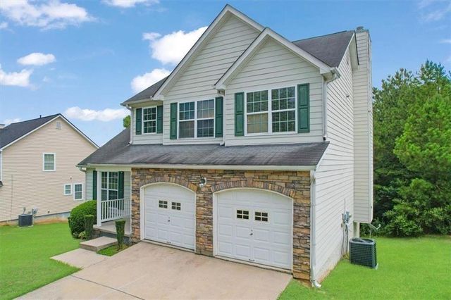 5745 VILLAGE Loop, Fairburn, GA 30213