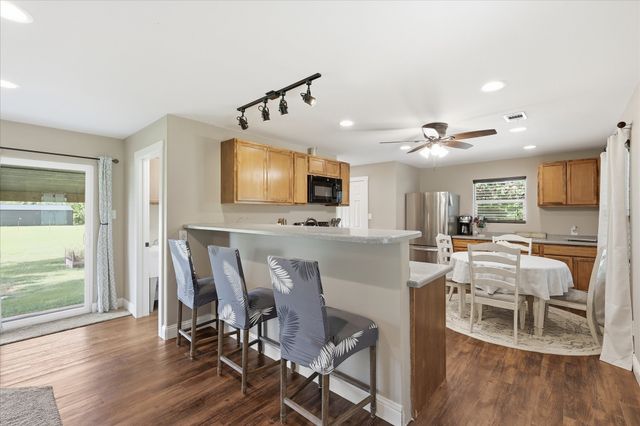 201 Rockett Lane, Pecan Hill, TX 75154