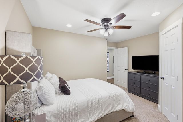 201 Rockett Lane, Pecan Hill, TX 75154