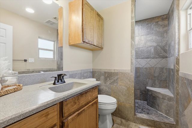 201 Rockett Lane, Pecan Hill, TX 75154