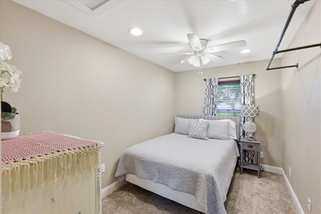 201 Rockett Lane, Pecan Hill, TX 75154