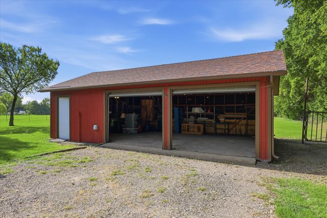 201 Rockett Lane, Pecan Hill, TX 75154