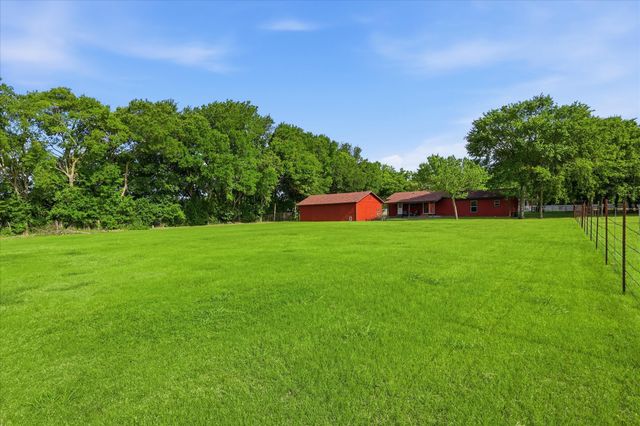201 Rockett Lane, Pecan Hill, TX 75154