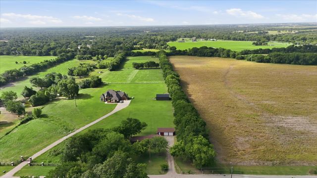 201 Rockett Lane, Pecan Hill, TX 75154