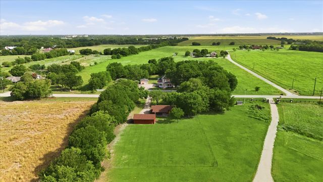 201 Rockett Lane, Pecan Hill, TX 75154