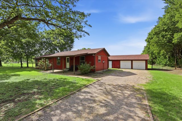 201 Rockett Lane, Pecan Hill, TX 75154