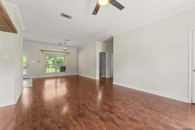20705 Vincent Acres Cir, Denham Springs, LA 70726