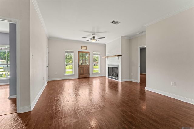 20705 Vincent Acres Cir, Denham Springs, LA 70726