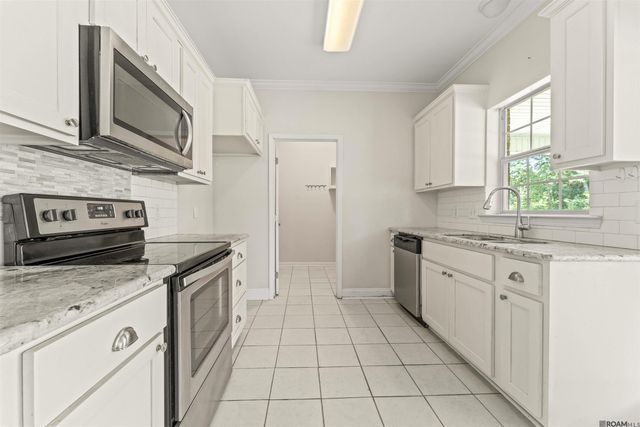 20705 Vincent Acres Cir, Denham Springs, LA 70726