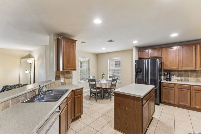 328 Wagon Wheel Way, Cibolo, TX 78108