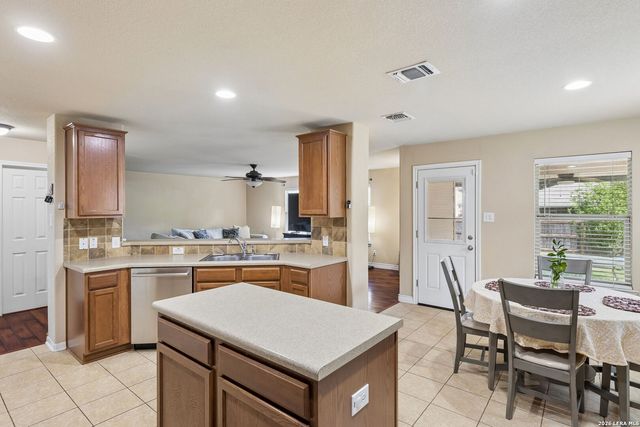 328 Wagon Wheel Way, Cibolo, TX 78108