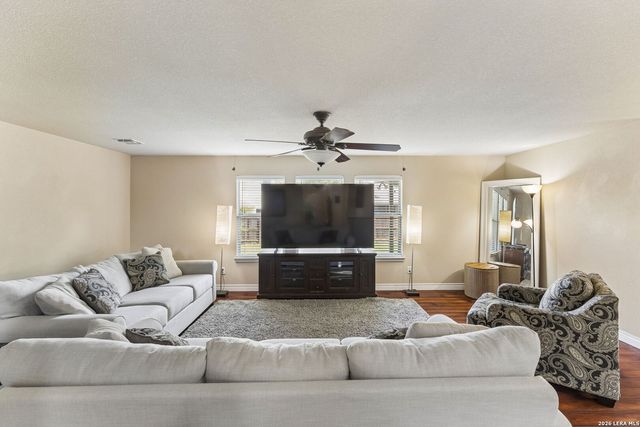 328 Wagon Wheel Way, Cibolo, TX 78108
