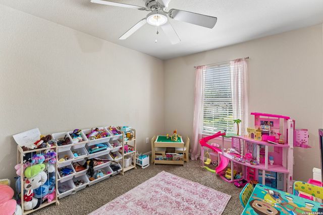 328 Wagon Wheel Way, Cibolo, TX 78108