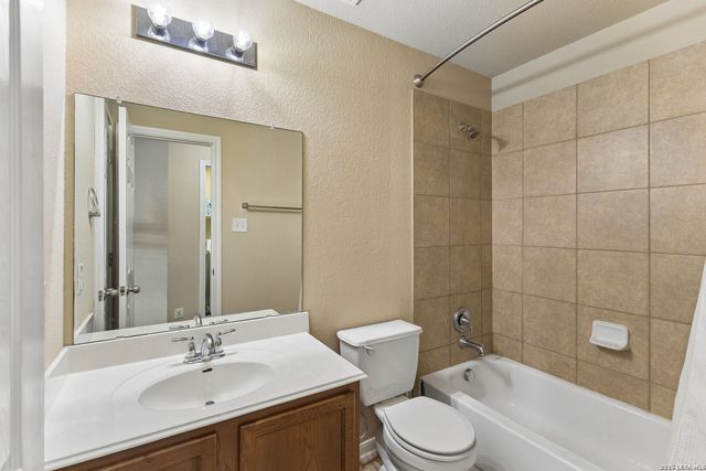 328 Wagon Wheel Way, Cibolo, TX 78108