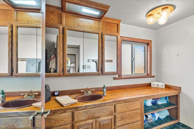 5779 Treosti Pl, Valley Springs, CA 95252