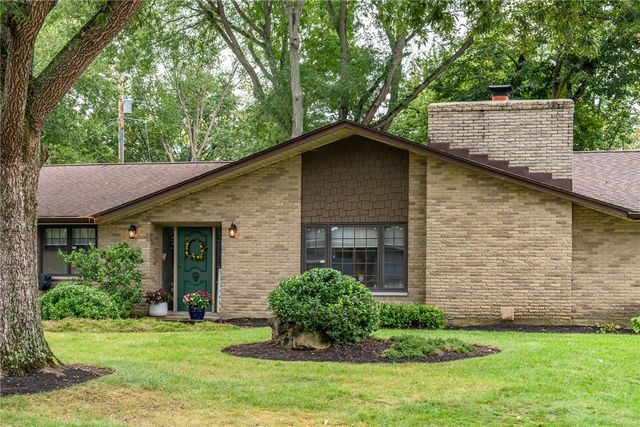 7805 Raintree Road, Washington Twp, OH 45459
