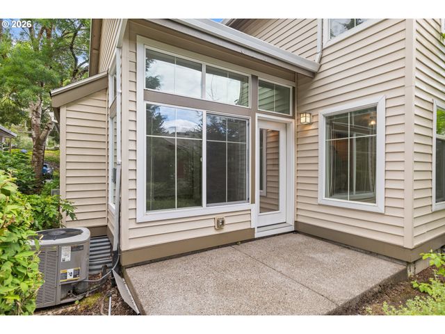 10769 Sw CANTERBURY Ln, Portland, OR 97224
