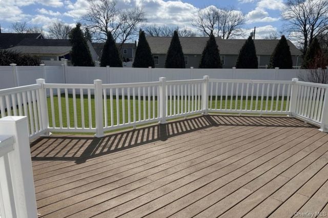 449 52nd Street, Lindenhurst, NY 11757