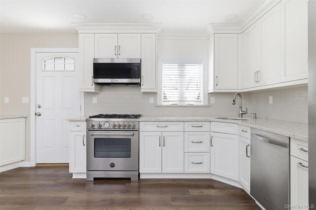 449 52nd Street, Lindenhurst, NY 11757