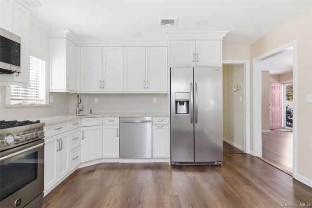 449 52nd Street, Lindenhurst, NY 11757