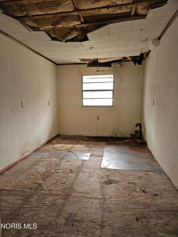 5887 Globe Avenue, Toledo, OH 43615