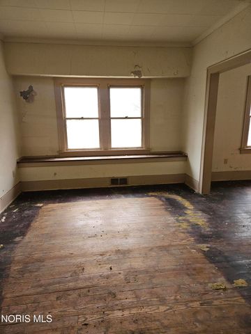 5887 Globe Avenue, Toledo, OH 43615