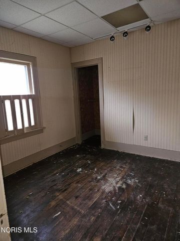 5887 Globe Avenue, Toledo, OH 43615