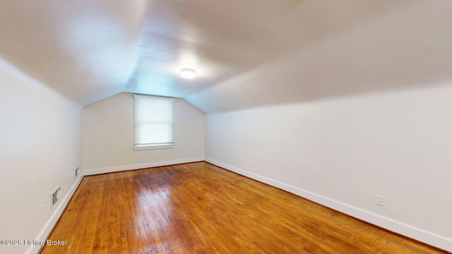 3806 Napanee Rd, Louisville, KY 40207