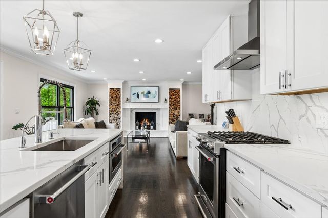 1714 Auburn Avenue, Naperville, IL 60565