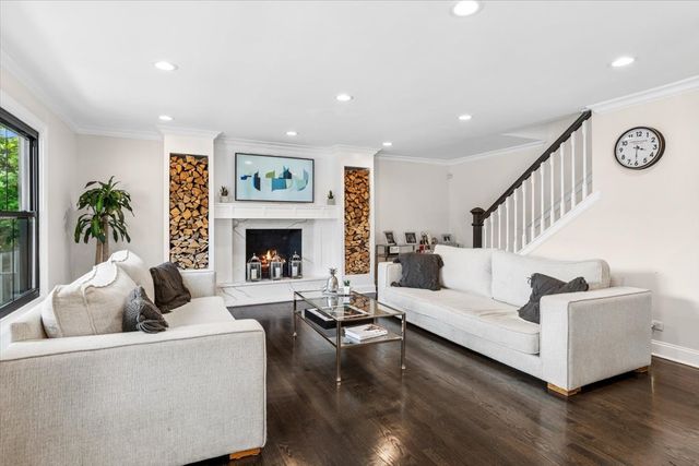 1714 Auburn Avenue, Naperville, IL 60565