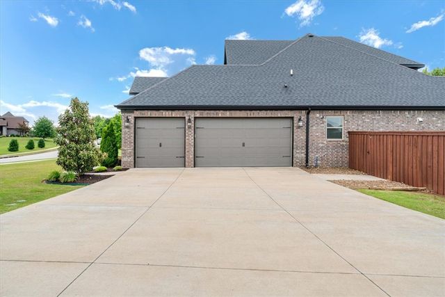 107 Torrance Drive, Cave Springs, AR 72718