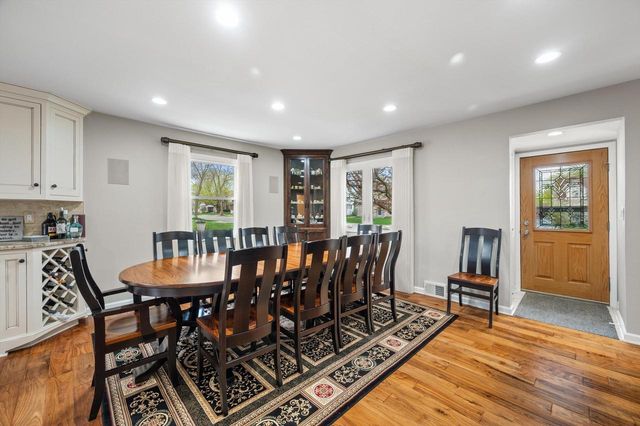 2556 N 96th STREET, Wauwatosa, WI 53226