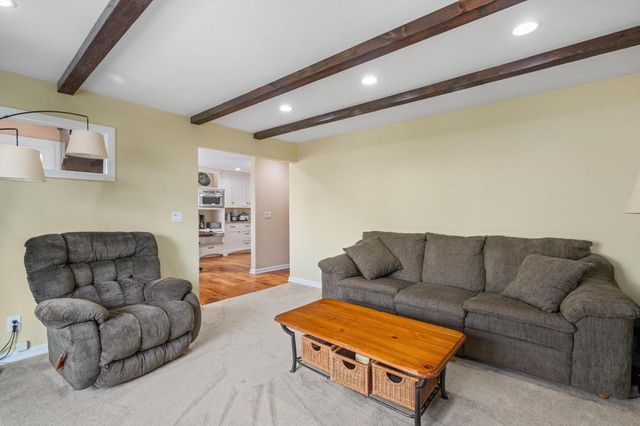 2556 N 96th STREET, Wauwatosa, WI 53226