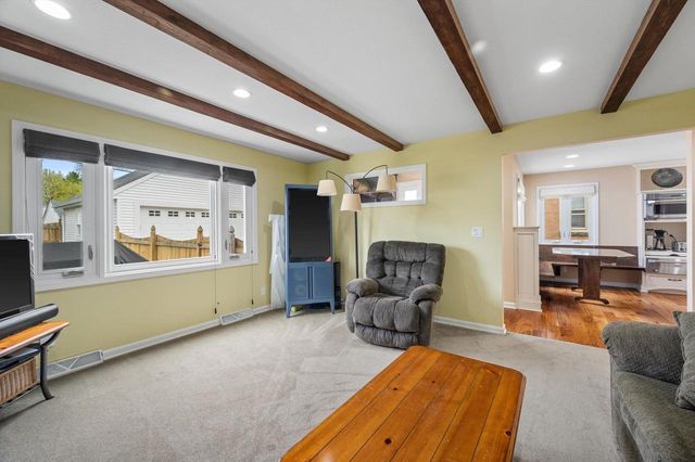 2556 N 96th STREET, Wauwatosa, WI 53226