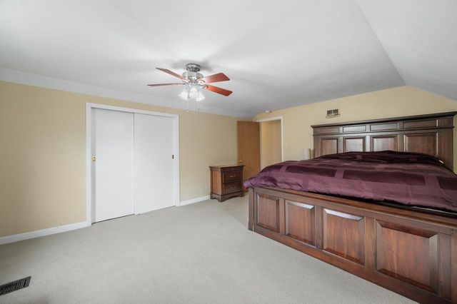 2556 N 96th STREET, Wauwatosa, WI 53226