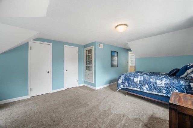 2556 N 96th STREET, Wauwatosa, WI 53226
