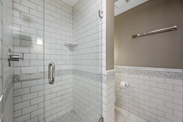 2556 N 96th STREET, Wauwatosa, WI 53226